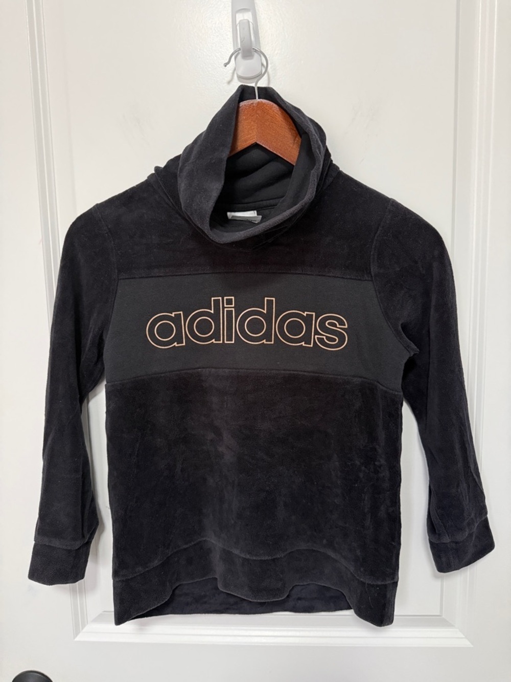 Adidas Girls Long Sleeve Velvet Crowl Neck Sweater size Small 7/8